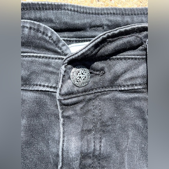 Kancan Distressed Black Jeans - Picture 3 of 6